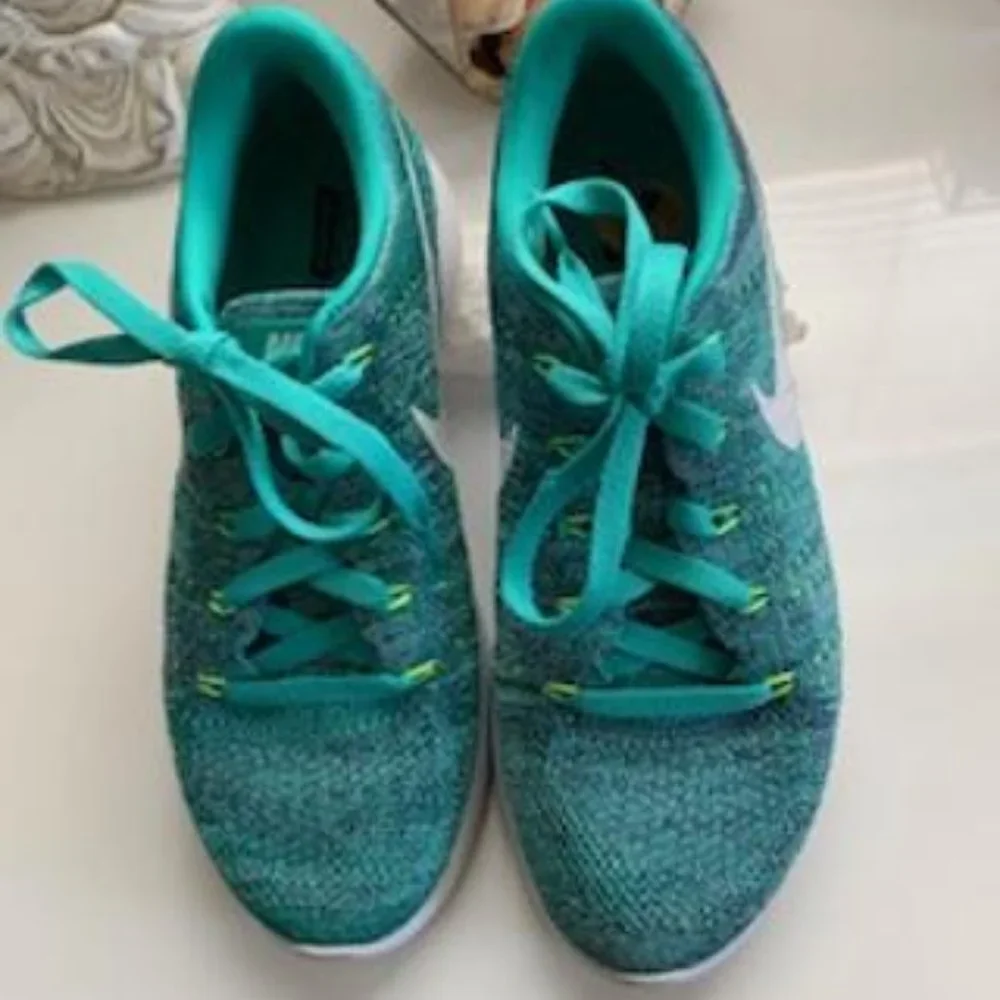Women's Nike Lunarepic Low Flyknit Running Shoes